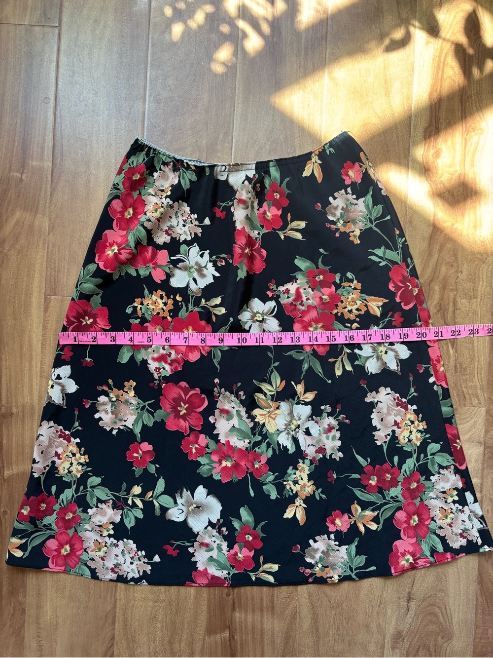 Vintage Black Floral Midi Skirt with Red & Cream Blooms - Picture 10 of 11